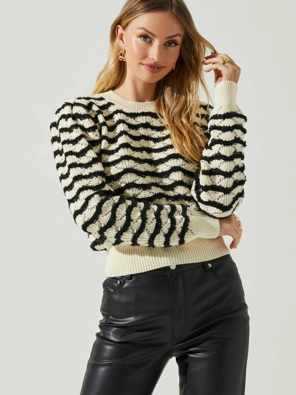 ASTR Cream and Black Wavy Striped Crewneck Sweater